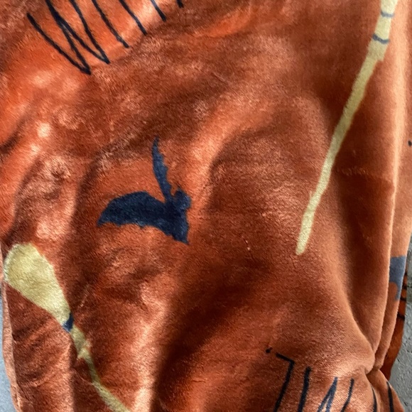 Rae Dunn Halloween Witch Throw Blanket Brooms And Bats - Picture 5 of 8